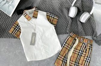 [🆕🇻🇳] Bum Kids – Cửa hàng quần áo cho bé 🧑‍🧒❤️️👶⭐️  Set sơ mi Burberry về bù     mua 1 được 2 lời quá luôn ah  , vừa là sơ mi vừa là set , như này quá dễ mix thêm đc đồ khác nữa rùii  • size 100-160 ( 12kg  , shares-0✔️ , likes-5❤️️ , date-2024-06-16 14:23:14🇻🇳🇻🇳🇻🇳📰🆕