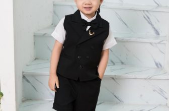 [🆕🇻🇳] TikTak House – Thời trang thiết kế cho bé 🧑‍🧒❤️️👶⭐️ Gile đen với 2 phiên bản: cổ vest cách tân và không cổ truyền thống
Cả 2 phiên bản đều được các mẹ quan tâm vì tính ứng dụng cao
Shop có size 8-30kg, ba mẹ , shares-0✔️ , likes-5❤️️ , date-2024-06-18 09:42:48🇻🇳🇻🇳🇻🇳📰🆕