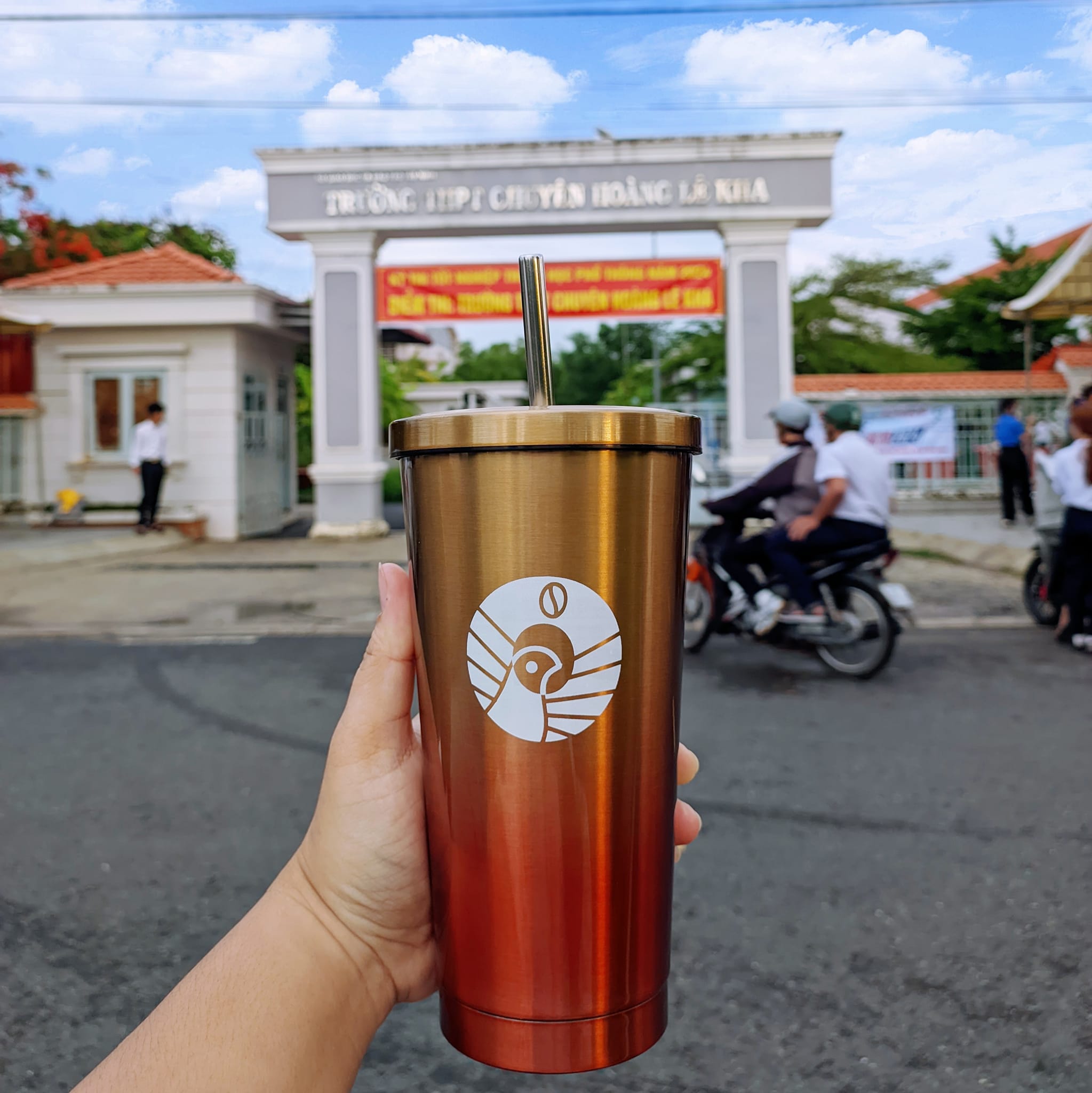 [☕️🇻🇳] DoveZi Coffee 🥤 Top1Coffee ☕️ Mèn đét ơiii ta nói mấy Homie của tui nay thi Tốt Nghiệp mà DoveZi ở nhà lo như ngồi trên đống lửa luôn á. Cảm giác y như hồi xư , shares-1✔️ , likes-75❤️️ , date-2024-06-26 13:00:39🇻🇳🇻🇳🇻🇳📰🆕