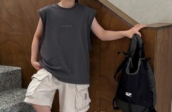 [🆕🇻🇳] Kiddie Kiddo – Thời trang trẻ em cao cấp 🧑‍🧒❤️️👶⭐️ Set bé trai này đẹp đỉnh chóp ạ
Gam màu phối áo – quần cực menly
Áo cotton sát nách tay chờm mát mẻ
Quần kaki túi hộp bé trai mặc vẫn là đẹp nhất. Dáng  , shares-0✔️ , likes-6❤️️ , date-2024-06-29 16:48:55🇻🇳🇻🇳🇻🇳📰🆕