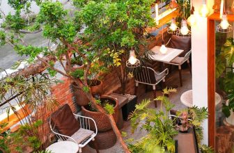 [☕️🇻🇳] Oromia Coffee – Lounge🥤 Top1Coffee ☕️ Đường vào Oromia quanh co.
Đặc trưng của quán luôn là ấn tượng đầu hơi choáng ngợp khi bước vào cổng chính, là một khu vườn vớ , shares-0✔️ , likes-15❤️️ , date-2024-06-24 03:10:19🇻🇳🇻🇳🇻🇳📰🆕