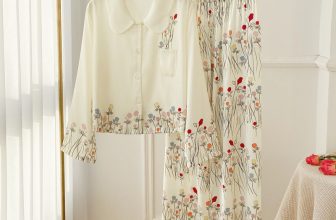 [🆕🇻🇳] Aura Korea Sleepwear – 아우라 잠옷 🧑‍🧒❤️️👶⭐️ Mẫu lụa trẻ trung, quý phái
Thiết kế nhẹ nhàng, thanh lịch cùng các đường cắt may uyển chuyển, điệu đà đã tạo nên set bộ lụa đầy ấn tượng với nét quyến rũ , shares-0✔️ , likes-0❤️️ , date-2024-06-24 19:13:47🇻🇳🇻🇳🇻🇳📰🆕