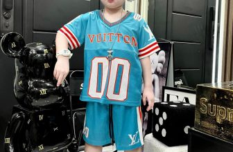 [🆕🇻🇳]  Ngân Ngân Baby Kids – Chuyên sỉ & lẻ thời trang trẻ em 🧑‍🧒❤️️👶⭐️ Set Louis vuiton cứ phải gọi là đỉnh của chóp
Set LV Lưới in siêu hot nét căng lên chuẩn phom báo phê cho các mom
Sz 90-160 (11-43kg)
, shares-0✔️ , likes-7❤️️ , date-2024-06-26 02:29:33🇻🇳🇻🇳🇻🇳📰🆕