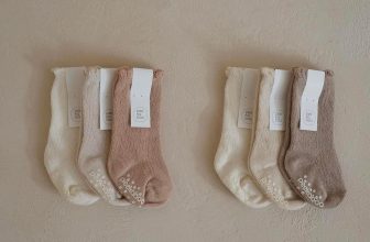 [🆕🇻🇳] NanaKids – Thời trang trẻ em Hàn Quốc 🧑‍🧒❤️️👶⭐️ #Peekaboo 𝐁𝐒𝐓 𝐓Ấ𝐓 𝐅𝐋𝐎𝐖𝐄𝐑 – #HÀNG #CÓ #SẴN
Tất lưới mùa hè basic
Tất siu êm, thoải mái cho các bé chạy nhảy, vui chơi thỏa thík cả ngàySize 1(10cm), 2( , shares-0✔️ , likes-0❤️️ , date-2024-06-26 16:36:49🇻🇳🇻🇳🇻🇳📰🆕