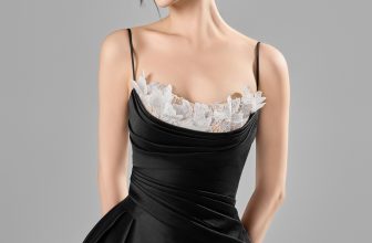 [🆕🇻🇳] DeNio – Phá bỏ lối mòn cũ của thời trang Việt 👕 Top1Fashion 👗  𝐀𝐋𝐄𝐒𝐒𝐀 𝐌𝐈𝐃𝐈 𝐃𝐑𝐄𝐒𝐒 | 𝐄𝐕𝐄𝐍𝐓 𝐃𝐄𝐒𝐈𝐆𝐍
#DENIO
Alessa Midi Dress giúp Quý cô khắc hoạ lên vẻ đẹp kiêu sa nhưng vẫn sang trọng,  tinh tế.
_____
Alessa Midi Drapin , shares-1✔️ , likes-25❤️️ , date-2024-07-01 17:00:21🇻🇳🇻🇳🇻🇳📰🆕