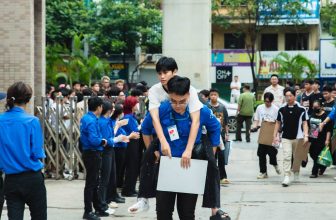 [🆕🇻🇳] Trường Đại học Kiến trúc Hà Nội-HAU ♥️️ Top1Index 📚  XÚC ĐỘNG HÌNH ẢNH TÌNH NGUYỆN VIÊN CÕNG THÍ SINH VÀO PHÒNG THI NĂNG KHIẾU
Dù không may bị tai nạn giao thông, phải nằm viện dài ngày nhưng thí sinh Nguyễn  , shares-48✔️ , likes-16K❤️️ , date-2024-07-02 01:03:35🇻🇳🇻🇳🇻🇳📰🆕