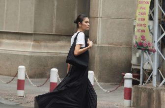 [🆕🇻🇳] PERLA CI – Quần áo – Thương hiệu 👕 Top1Fashion 👗  BE CLEAN, BE ELEGANT, BE CONFIDENT EVERYDAYL’ETE SANS FINS T-SHIRT – Phom dáng phóng khoáng, đúng với ý nghĩa của tên áo chính là “Mùa hè rực rỡ”. 94% c , shares-2✔️ , likes-9❤️️ , date-2024-07-03 13:05:02🇻🇳🇻🇳🇻🇳📰🆕