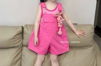 [🆕🇻🇳] Kiddie Kiddo – Thời trang trẻ em cao cấp 🧑‍🧒❤️️👶⭐️ Set yếm kèm THỎ BÔNG quá xuất sắc!
Cả cây hồng – lại thêm bạn thỏ bông các bé mê tít. Áo cotton 4 chiều mềm mát lịm, yếm kaki cotton thêm chi tiết tai yê , shares-1✔️ , likes-10❤️️ , date-2024-07-01 16:50:48🇻🇳🇻🇳🇻🇳📰🆕