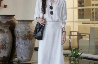 [🆕🇻🇳] SHEMODA  👕 Top1Fashion 👗  𝐘𝐎𝐔𝐍𝐆 𝐖𝐇𝐈𝐓𝐄 𝐒𝐄𝐓  – Set này mặc đi du lịch thì chỉ có nhiều ảnh đẹp thôi các nàng ơi
Set đồ bao gồm 2 món chân váy dáng dài xẻ tà và áo sơ mi dáng đuôi tô , shares-1✔️ , likes-6❤️️ , date-2024-07-04 02:18:54🇻🇳🇻🇳🇻🇳📰🆕