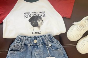 [🆕🇻🇳] KID Clothing – Quần Áo Bé Thóc – CHUYÊN HÀNG QUẢNG CHÂU 🧑‍🧒❤️️👶⭐️ Trời ơiiii… Jean gì đâu mà mềm sụn thế này cơ chứ
Thiết kế dáng Hàn đẹp xỉu vs thiết kế quá là đỉnh lun
Chất liệu dạng jean giấy cao cấp, mỏng mềm mát , shares-0✔️ , likes-3❤️️ , date-2024-07-02 17:49:21🇻🇳🇻🇳🇻🇳📰🆕