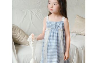[🆕🇻🇳]  Penguin Bebe – Chuyên order cho bé 🧑‍🧒❤️️👶⭐️  Chiếc váy nhẹ nhàng, trong trẻo như nàng thơ. Xinh iu lắm ạaa.
Size 90-130cm.
1 màu duy nhất như ảnh.
#320k/chiếc. Nhanh tay ib Penguin chốt đơn ngay ạ
— , shares-0✔️ , likes-0❤️️ , date-2024-07-07 13:33:16🇻🇳🇻🇳🇻🇳📰🆕
