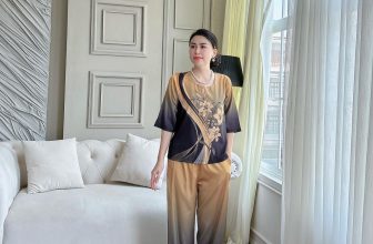 [🆕🇻🇳] Xưởng Sỉ Đồ Bộ Xinh – Nyn – Xưởng may trực tiếp sản xuất thời trang nữ 👕 Top1Fashion 👗   Mẫu cho các cô trung niên mặc nhà thêm phần sang trọng- xinh đẹp đây ạ Chất lụa Latin cao cấp, mềm nhẹ, thoáng mát
Quần có túi sâu
Hàng may chuẩn kỹ, có , shares-0✔️ , likes-3❤️️ , date-2024-07-05 20:03:10🇻🇳🇻🇳🇻🇳📰🆕