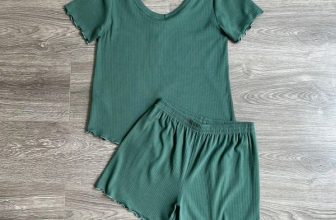 [🆕🇻🇳] ViS Store 👕 Top1Fashion 👗  UN/..SET
Set mặc nhà form dáng rộng rãi, thoải mái và dễ mặc. Có thể mặc được cả 2 mặc. Chất thun gân cotton mịn đẹp, mềm mát
Sp00085927
FREESHIP ĐƠN HÀ , shares-1✔️ , likes-4❤️️ , date-2024-07-06 14:50:14🇻🇳🇻🇳🇻🇳📰🆕