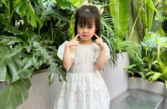 [🆕🇻🇳] L’Casta Viet Nam- Đồ trẻ em 🧑‍🧒❤️️👶⭐️  Chiếc đầm hội tụ đủ yếu tố mom tìm kiếm cho bé cưng nhà mình: mềm – nhẹ – lớp lót mịn thấm hút mồ hôi.
Chưa dừng lại ở đó, đầm còn có thiết kế basic khô , shares-0✔️ , likes-10❤️️ , date-2024-07-07 15:13:55🇻🇳🇻🇳🇻🇳📰🆕