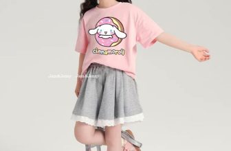 [🆕🇻🇳] Kiddie Kiddo – Thời trang trẻ em cao cấp 🧑‍🧒❤️️👶⭐️ Cinnamoroll!
Set này đẹp lắm đó ạ
Áo rộng thoải mái – kết hợp quần váy phối ren – sang đẹp cực kỳ ạ
Mặc đi học – đi chơi đều xinh hết nha
Chất cotton 4 , shares-0✔️ , likes-6❤️️ , date-2024-07-03 17:09:50🇻🇳🇻🇳🇻🇳📰🆕