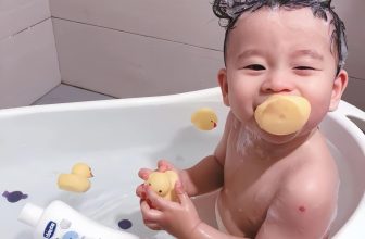 [🆕🇻🇳] Chuyên Đồ Dùng Cho Mẹ & Bé – Hi Baby & MOM – TRỌN GÓI ĐI SINH CHO MẸ & BÉ 🧑‍🧒❤️️👶⭐️  Đ𝐎́𝐍 𝐍𝐀̆́𝐍𝐆 𝐇𝐄̀ 𝐒𝐀𝐍𝐆, 𝐒𝐔̛̃𝐀 𝐓𝐀̆́𝐌 𝐆𝐎̣̂𝐈 𝐒𝐀̆̀𝐍 𝐒𝐀̀𝐍𝐆Vào hè rồi, bé thích thú được ngâm mình trong làn nước mát. Với sữa tắm thơm, bọt mịn màng, đi tắm  , shares-0✔️ , likes-0❤️️ , date-2024-07-05 14:36:54🇻🇳🇻🇳🇻🇳📰🆕