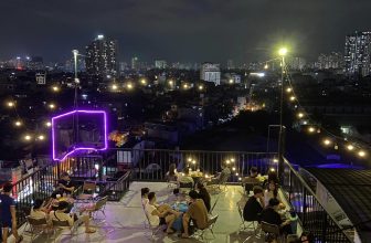 [☕️🇻🇳] Sam Rooftop Coffee – Nguyễn Trãi 🥤 Top1Coffee ☕️ THỨ 7 LÊN ĐỒ, CHƠI PHỐ CÙNG EMHôm nay trời cực đẹp, cực mát, gió thoảng cực chill. Không lên đồ xuống phố thì phí lắm nhen.
, shares-0✔️ , likes-4❤️️ , date-2024-07-06 02:08:02🇻🇳🇻🇳🇻🇳📰🆕