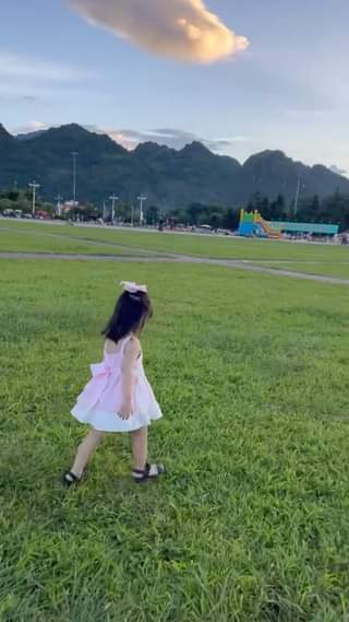 [🆕🇻🇳] Shop Mẹ Ken – Chuyên đồ sơ sinh giá rẻ 🧑‍🧒❤️️👶⭐️ Kỉ niệm các t/y em xe đẩy M9 hịn gấp gọn , đảo hai chiều, full chức năng 3 chế độ nằm , ngồi, ngã zá chỉ bằng bịch bỉm ạ
 Dùng từ sơ sinh-4y
 , shares-0✔️ , likes-12❤️️ , date-2024-07-06 15:04:49🇻🇳🇻🇳🇻🇳📰🆕