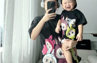 [🆕🇻🇳]  T&T Kids – Thay Ba Mẹ Mang Yêu Thương Đến Các Bé 🧑‍🧒❤️️👶⭐️ LABUBU xấm chiếm thế giới
ÁO MẸ CON FORM RỘNG CỰC CHẤT ( Bố dưới 75kg bon chen được ạ)
Rình mãi có mã hời cho cả nhà nhé giá
Size Bé giá #129kkkkk
Size 2: , shares-0✔️ , likes-0❤️️ , date-2024-07-03 23:29:17🇻🇳🇻🇳🇻🇳📰🆕