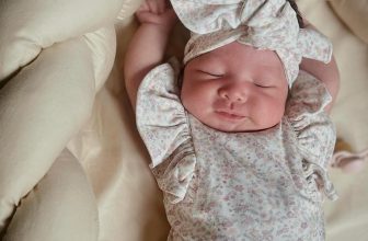 [🆕🇻🇳] THE OFFICIAL MACRO & MICRO BABIES CLOTHES 😎❤️️⭐️ Feedbacks từ những vị khách nhí mới chào đời!!!  Món quà được tặng mà vì xinh quá nên mẹ em bé đã gửi ngay feedbacks cho nhà Cá Ngựa ạ.  Còn 1 vài set đồ s , shares-0✔️ , likes-74❤️️ , date-2024-07-07 03:06:05🇻🇳🇻🇳🇻🇳📰🆕