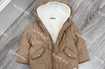 [🆕🇻🇳] RiceMilk Kids – thời trang trẻ em xuất khẩu 😎❤️️⭐️ Link shopee:
Áo khoác #George dư xịn cho bé, dòng cao cấp xịn xò. Dáng và màu unisex bé trai hay gái đều mặc được ạ. Áo rất nhẹ, bề mặt phao chống thấm nư , shares-0✔️ , likes-9❤️️ , date-2024-07-07 21:19:21🇻🇳🇻🇳🇻🇳📰🆕