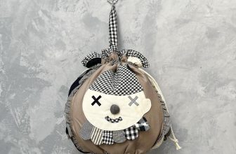 [🆕🇻🇳] Tiệm của Xoăn – Mua sắm & bán lẻ 🧑‍🧒❤️️👶⭐️ 165.000
Cầm tay( miệng rút)
– Size ngang 27cm, cao 29cm, dây cầm 16cm, đáy 15cm
– Cond 8/9 hình 7,8,9 có vết đậm màu hơn túi, nhìn thoáng quá sẽ khó thấy , , shares-0✔️ , likes-0❤️️ , date-2024-07-10 17:22:15🇻🇳🇻🇳🇻🇳📰🆕