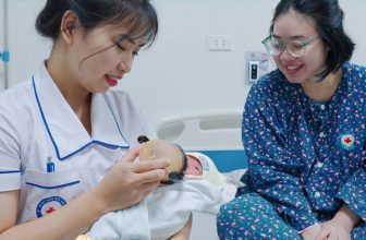 [🆕🇻🇳]  Kamidi Việt Nam – Sự lựa chọn hàng đầu của mẹ bầu Việt 🧑‍🧒❤️️👶⭐️ BÌNH SỮA KAMIDI – CON TI HỢP TÁC“Mẹ ơi, mẹ nhìn con trộm vía tuti ngoan chưa này, các cô cho con tuti bình KAMIDI đó mẹ ạ. Bình KAMIDI có núm ti mềm như  , shares-0✔️ , likes-2❤️️ , date-2024-07-09 20:07:26🇻🇳🇻🇳🇻🇳📰🆕