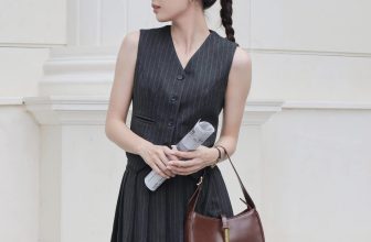 [🆕🇻🇳] SHEMODA  👕 Top1Fashion 👗  𝐃𝐀𝐑𝐊 𝐆𝐑𝐀𝐘 𝐒𝐄𝐓  –  Set váy có hoạ tiết kẻ sọc màu xám trẻ trung và thanh lịch.Áo hai lớp có lớp lụa bên trong.
Chất liệu Tuysi nhẹ thoáng mát hạn chế nhăn  , shares-0✔️ , likes-2❤️️ , date-2024-07-07 19:28:12🇻🇳🇻🇳🇻🇳📰🆕