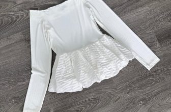 [🆕🇻🇳]  Măng Kids chuyên các mặt hàng xuất dư, xuất xịn 😎❤️️⭐️ TOPS H 0 B B S//
Áo dáng bệt vai gợi cảm, bèo lai độc đáo lên form vừa xinh vừa sang. Chất thun gân phối kate thoáng mát. Mix mach vô tư.
SIZE : 6 8 10, shares-0✔️ , likes-1❤️️ , date-2024-07-08 13:43:58🇻🇳🇻🇳🇻🇳📰🆕