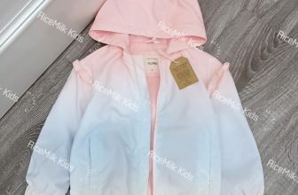 [🆕🇻🇳] RiceMilk Kids – thời trang trẻ em xuất khẩu 😎❤️️⭐️ Link shopee:
Áo khoác gió #C&A dư xịn cho bé. Mẫu new vừa xuất ạ, bề mặt gió mềm chống thấm nước, lót nỉ dày dặn. Màu phối rất xinh nha.
4y 6y 8y 10y 12y , shares-0✔️ , likes-13❤️️ , date-2024-07-09 03:33:32🇻🇳🇻🇳🇻🇳📰🆕