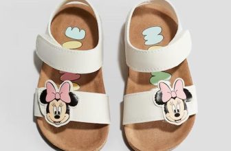 [🆕🇻🇳]  ROSE épines – Chuyên order hàng thời trang cho bé yêu các band US-UK với giá săn sale 🧑‍🧒❤️️👶⭐️ Gom HM UK new xinh!
Sandals xinh cho bé giá chỉ #540k+kg!
Size: 18/19; 20/21; 22; 23; 24; 25!
, shares-0✔️ , likes-2❤️️ , date-2024-07-10 15:05:48🇻🇳🇻🇳🇻🇳📰🆕