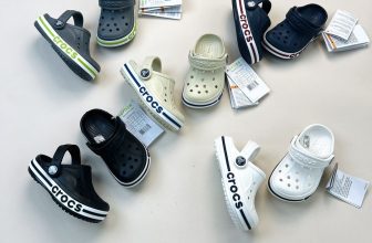 [🆕🇻🇳] À ơi baby – Đồ em bé, Đồ trẻ em 🧑‍🧒❤️️👶⭐️ 1 . THÔNG TIN GIỚI THIỆU SẢN PHẨM
Siêu phẩm dép sục crocs cho bé (hàng xuất dư chuẩn, ảnh shop tự chụp 100%)
Dép sục crocs lớp đế có hình răng cưa cá sấu r , shares-0✔️ , likes-1❤️️ , date-2024-07-14 15:25:42🇻🇳🇻🇳🇻🇳📰🆕