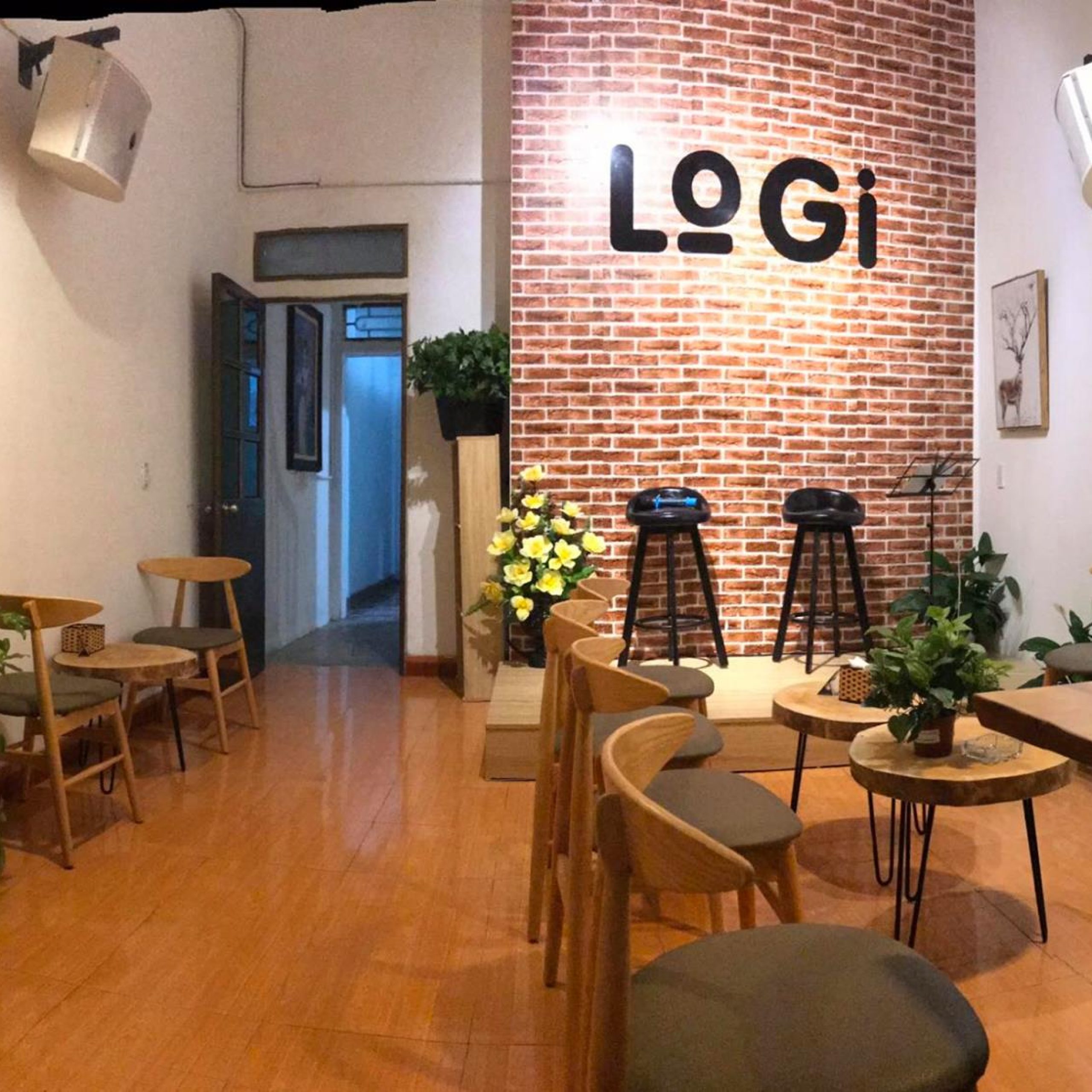 [☕️🇻🇳] LOGI Coffee & Tea 🥤 Top1Coffee ☕️ Chúc các fan một cuối tuần vui vẻ LOGI COFFEE – TEA
– trà sữa ngon cực hấp dẫn được chế biến từ nông sản Việt Nam
-không gian  , shares-0✔️ , likes-6❤️️ , date-2018-12-01 00:12:21🇻🇳🇻🇳🇻🇳📰🆕