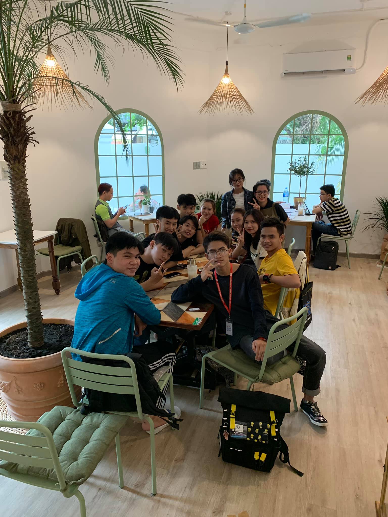 [☕️🇻🇳] Gia Cát Coffee – Cung cấp cây cảnh, nhận sét up cây cảnh cho quán cafe 🥤 Top1Coffee ☕️ Lắp đặt Combo máy pha cà phê CRM 3200 và cối xay HC 600 cho khách hàngCảm ơn anh / chị đã tin tưởng và lựa chọn sản phẩm của c , shares-1✔️ , likes-13❤️️ , date-2019-11-27 12:58:07🇻🇳🇻🇳🇻🇳📰🆕