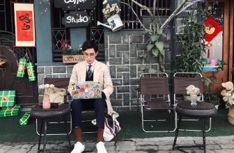 [☕️🇻🇳] Tháng 10 – October coffee – studio   🥤 Top1Coffee ☕️ Góc ngồi mớii ngay trước cửa Tháng Mười dành cho những bạn muốn ngắm nhìn đường phố và hóng gió hồ Tây nhaaa. Góc đang được tran , shares-0✔️ , likes-19❤️️ , date-2020-01-05 22:42:20🇻🇳🇻🇳🇻🇳📰🆕