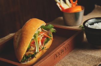 [☕️🇻🇳] Nocenco Coffee 🥤 Top1Coffee ☕️ Bánh mì truyền thống Nocenco
Vị đặc trưng thịt xá xíu thơm ngon, chả bò, chả lợn, thịt cuộn, rau thơm vô cùng đầy đặn ăn một lần , shares-2✔️ , likes-37❤️️ , date-2020-02-13 12:00:50🇻🇳🇻🇳🇻🇳📰🆕