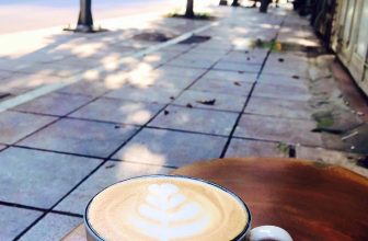 [☕️🇻🇳] ĐEN ROASTER Coffee – Tea 🥤 Top1Coffee ☕️  Góc phố nơi anh ngồi, hai hàng cây tỏa bóng mát…ĐENROASTER COFFEE & TEA
Số 37 ngõ 10 Nguyễn Văn Huyên – Cầu Gi , shares-0✔️ , likes-15❤️️ , date-2020-05-31 14:14:43🇻🇳🇻🇳🇻🇳📰🆕