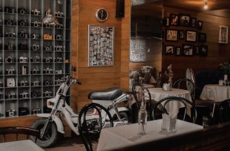 [☕️🇻🇳] Cố Thời Coffee 🥤 Top1Coffee ☕️ Cố Thời through the looking glass.
.
Take a sip, capture a moment #WITHCOTHOI #COTHOICOFFEE
…………………………… , shares-1✔️ , likes-4❤️️ , date-2020-12-03 12:00:33🇻🇳🇻🇳🇻🇳📰🆕