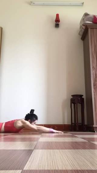 [🆕🇻🇳] Yoga Ngọc Ánh 🧘 Top1Yoga 🧘 Handstand 
Thời gian nghỉ Tết và thời gian ở nhà chống dịch đó là thời gian hoàn toàn thuộc về Tôi! Tôi sẽ dành thời gian đó để chăm sóc bản thân, gia đình , shares-0✔️ , likes-74❤️️ , date-2021-02-04 00:31:46🇻🇳🇻🇳🇻🇳📰🆕