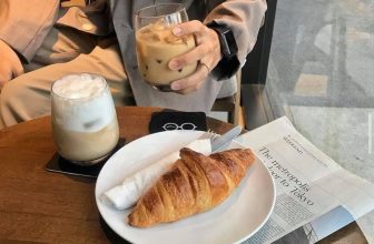 [☕️🇻🇳] A’dor Café 🥤 Top1Coffee ☕️ / croissant et café /Trải nghiệm bữa sáng kiểu Pháp cùng bộ đôi croissant và tách cà phê thơm lừng.Croissant (hay Kipferl)  , shares-0✔️ , likes-13❤️️ , date-2021-04-22 14:36:54🇻🇳🇻🇳🇻🇳📰🆕