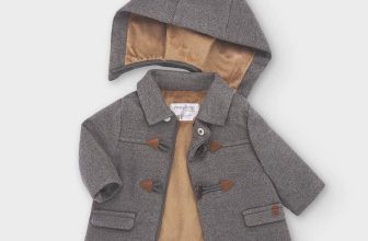 [🆕🇻🇳] ColorKids – Chuyên VNXK sỉ lẻ đồ cho bé 😎❤️️⭐️ HÀNG SẴN KHO HN
Áo dạ mayoral dư xịn bé gái lót lông cực mịn mũ tháo rời chất dạ mềm đẹp mặc thích lắm.
Sz 2/4 hoặc 6/9 đến 18m , sz 12 và 18m nhiều.
Ri , shares-0✔️ , likes-0❤️️ , date-2021-10-10 13:58:42🇻🇳🇻🇳🇻🇳📰🆕