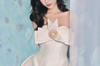 [🆕🇻🇳] Raffiné – Design Fashion House based in the metropolitan of Vietnam – Hanoi 👕 Top1Fashion 👗  /English Below// 𝐎𝐔𝐑 𝐂𝐔𝐒𝐓𝐎𝐌𝐄𝐑 /Người mẫu nổi tiếng Trung Quốc Yimengling trong thiết kế Castle Strapless Mini Dress mang tính biểu tượng của thương hiệ , shares-73✔️ , likes-787❤️️ , date-2022-09-08 02:40:37🇻🇳🇻🇳🇻🇳📰🆕