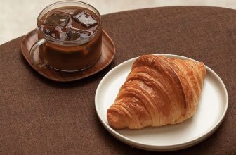 [☕️🇻🇳]  Danshari Coffee 🥤 Top1Coffee ☕️ Tasty Combo get you through the whole day  ———
D a n s h a r i C o f f e e
156b Lý Tự Trọng, p Bến Thành, quận 1
133/3 Nguyễn  , shares-1✔️ , likes-15❤️️ , date-2022-11-21 16:50:24🇻🇳🇻🇳🇻🇳📰🆕