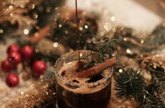 [☕️🇻🇳]  Danshari Coffee 🥤 Top1Coffee ☕️ [SEASONAL DRINKS]
𝑪𝒉𝒓𝒊𝒔𝒕𝒎𝒂𝒔 𝑵𝒊𝒈𝒉𝒕 – Espresso hòa quyện cùng Ginger Ale, hương vị bùng nổ với vẻ đẹp lung linh dưới ánh đèn Gián , shares-5✔️ , likes-20❤️️ , date-2022-11-24 13:38:39🇻🇳🇻🇳🇻🇳📰🆕