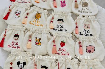 [🆕🇻🇳]  Sulie House – Chuyên tư vấn và cung cấp các sản phẩm hỗ trợ mẹ trong quá trình ăn dặm cho bé 🧑‍🧒❤️️👶⭐️ TẾT NÀY!! MẸ ƠI, XEM NGAY
BỘ ĐÔI HOÀN HẢO: BÉ và TÚI LÌ XÌ
Tết này, mẹ để bé tự lập với túi thêu tên con thôi ạTÚI LÌ XÌ PHONG CÁCH HÀN QUỐC THÊU , shares-1✔️ , likes-15❤️️ , date-2022-12-05 02:52:33🇻🇳🇻🇳🇻🇳📰🆕