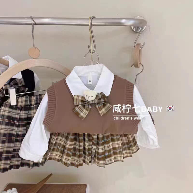 [🆕🇻🇳] Mylano – Thời trang xuất khẩu cho bé 😎❤️️⭐️ SIÊU PHẨM CẬP BẾN
Set gile hàn xẻng tông nâu cực xinh, áo len sờ mềm mịn mix với áo sơ mi trắng và chân váy kẻ, set đồ lên dáng đẹp dễ thương  Đặc biệt tặn , shares-0✔️ , likes-5❤️️ , date-2022-12-20 22:24:13🇻🇳🇻🇳🇻🇳📰🆕