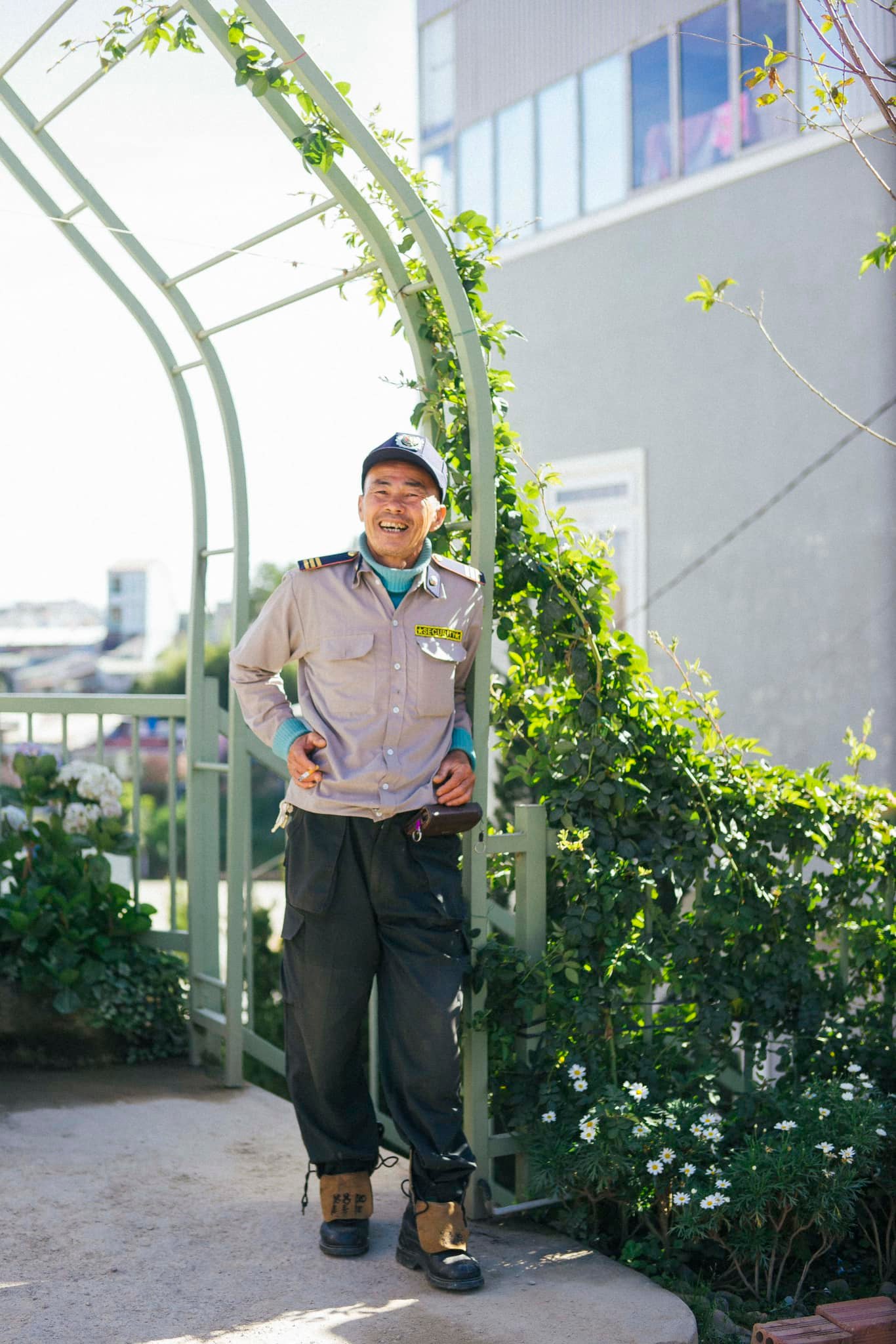 [☕️🇻🇳] Anaiis Concept – Café 🥤 Top1Coffee ☕️ “CHÚ”
Con người ta dần già đi theo thời gian, ly cà phê sẽ dần bớt đường đi. Ở cái tuổi của chú cũng giống như tách cà phê đen k , shares-8✔️ , likes-118❤️️ , date-2022-12-26 15:07:11🇻🇳🇻🇳🇻🇳📰🆕