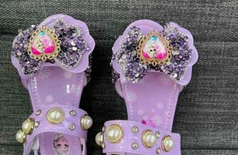 [🆕🇻🇳]  Bí Bo Shop – Cửa hàng quần áo sơ sinh & trẻ em 🧑‍🧒❤️️👶⭐️ Sandal elsa đế bệt
Xanh: 30-31-36
Bạc: 30-36
Tím: 30
Các size khác hết
SALE #150k
Thông tin chốt sale bên em ạ:
Hàng sale bên em nhận thanh to , shares-0✔️ , likes-2❤️️ , date-2023-01-13 22:21:44🇻🇳🇻🇳🇻🇳📰🆕