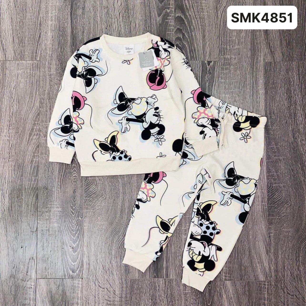 [🆕🇻🇳] Shop Mẹ Kem – Thời Trang Mẹ Và Bé 😎❤️️⭐️ 𝑺𝒊𝒆̂𝒖 𝒑𝒉𝒂̂̉𝒎 𝒈𝒊𝒂̉𝒎 𝒈𝒊𝒂́ – 𝑻𝒐̣̂𝒊 𝒈𝒊̀ 𝒌𝒉𝒐̂𝒏𝒈 𝒎𝒖𝒂
Gía #165k ===>DỌN KHO #145k /1  bộ
Em còn
-110(14-17kg)
-120(18-21kg) Bộ mickey nỉ disney dư xịn bé  , shares-0✔️ , likes-5❤️️ , date-2023-01-14 22:16:40🇻🇳🇻🇳🇻🇳📰🆕