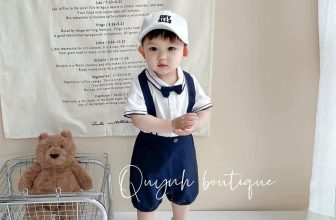 [🆕🇻🇳]  Quỳnh Boutique – Cửa hàng quần áo sơ sinh, trẻ em 🧑‍🧒❤️️👶⭐️ YẾM ÁO TRẮNG CỰC NGẦU CHO BÉ
Mặc set này mà đi tán gái là chuẩn đét này các thanh niên ơii
Giới thiệu với các Mom BST yếm công tử dành cho bé trai ĐẸP-ĐỘC- , shares-0✔️ , likes-11❤️️ , date-2023-01-20 16:20:22🇻🇳🇻🇳🇻🇳📰🆕